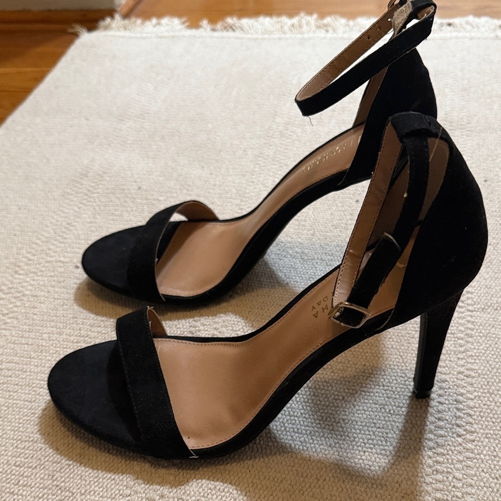 Black & Tan Women's Sandals - Picture 2 of 3